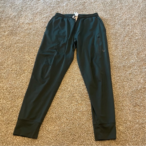 Vuori Sunday Performance joggers medium green casual athleisure active - Picture 1 of 4